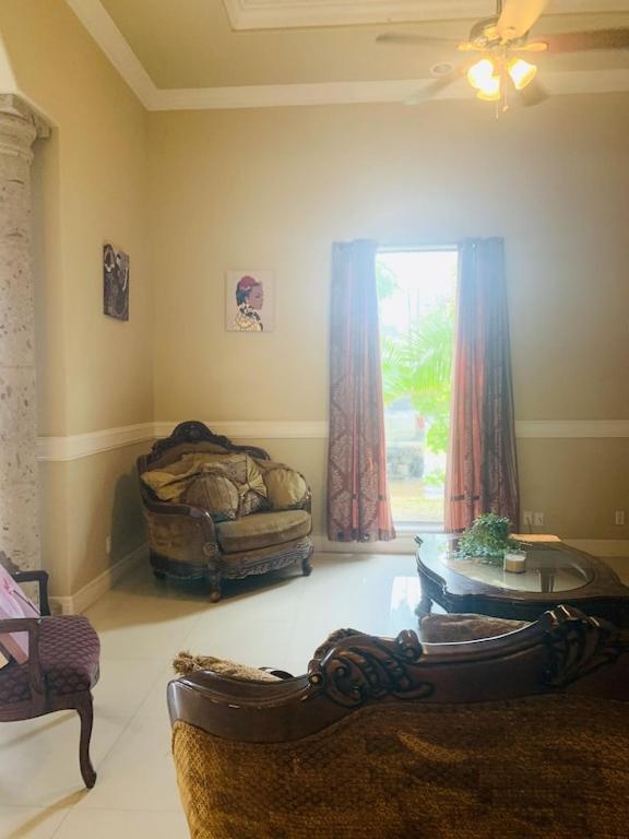 Brownsville Comfort 2 Bedroom 1 Bath , Spacious Kitchen And Outdoor Home Exteriör bild