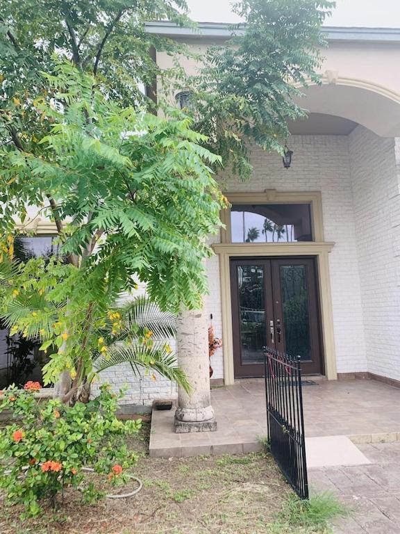 Brownsville Comfort 2 Bedroom 1 Bath , Spacious Kitchen And Outdoor Home Exteriör bild