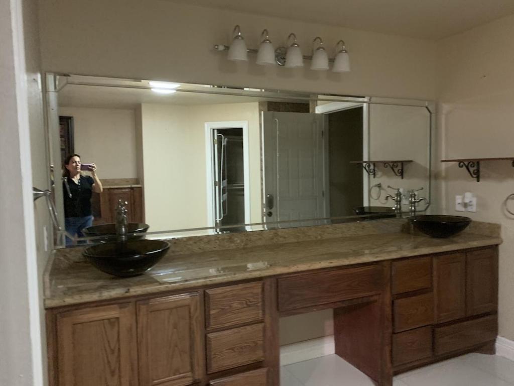 Brownsville Comfort 2 Bedroom 1 Bath , Spacious Kitchen And Outdoor Home Exteriör bild